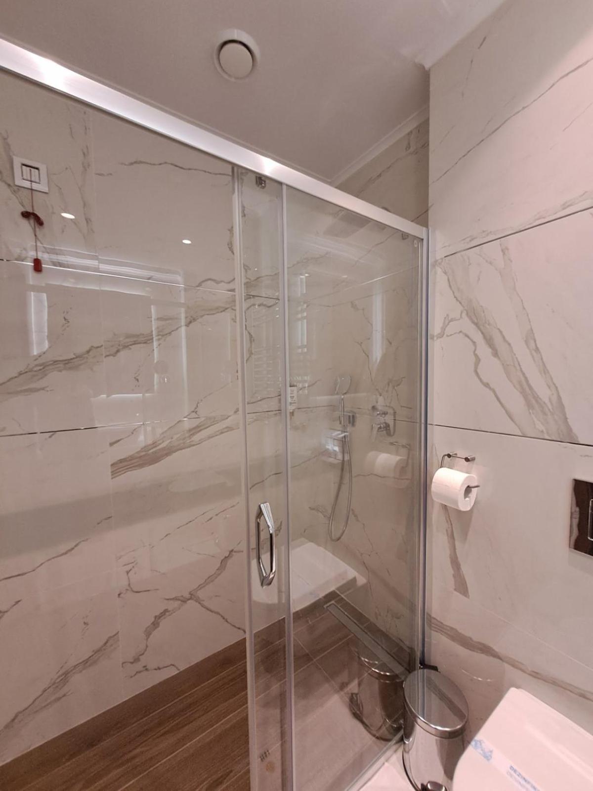 H41 Luxury Suites Beograd Rom bilde